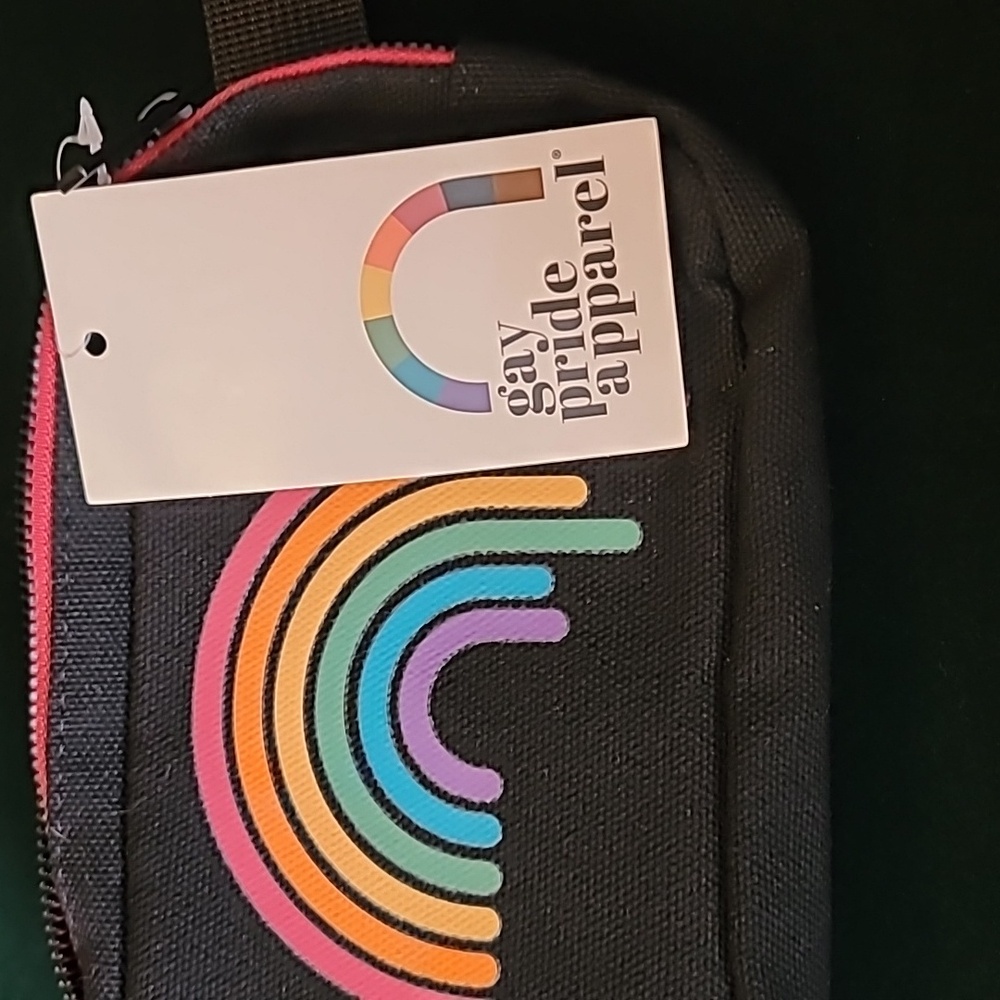 Pride fanny pack NWT - Picture 7 of 7